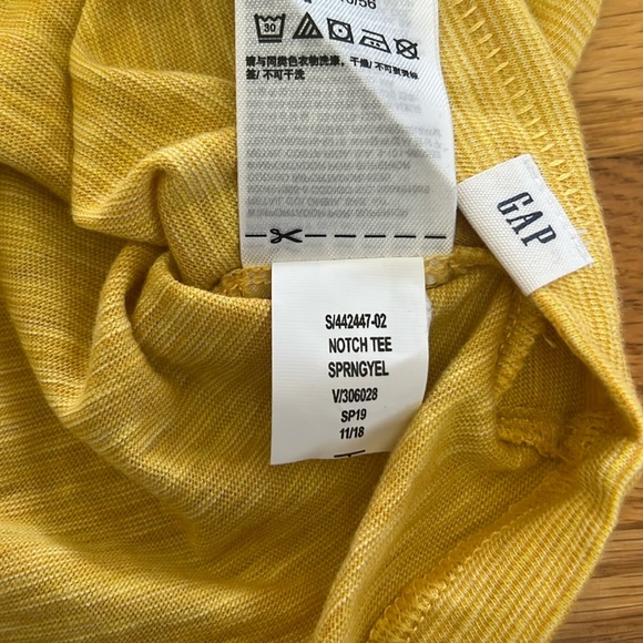 NWT Boys Gap Notch Yellow Striped Short Sleeve Tee - Picture 7 of 8